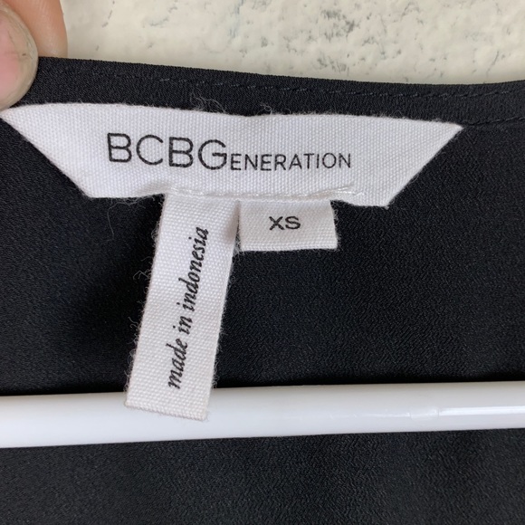 BCBGeneration- Black & White Dressy Tank size xs - Picture 2 of 7
